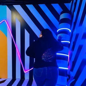 Meet your Posher, Ellie